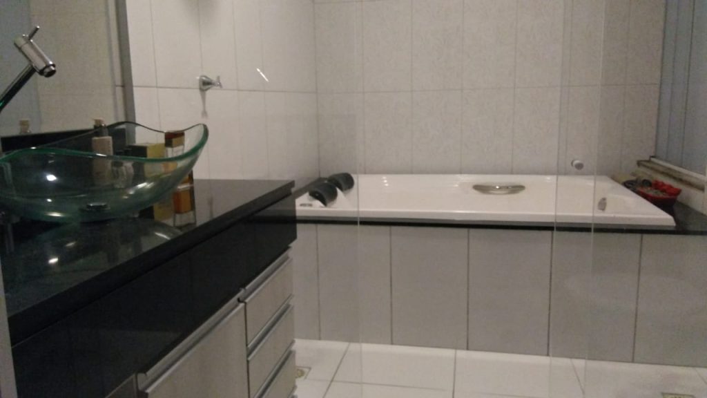 Casa para 3 quartos, sendo 2 suítes privativas