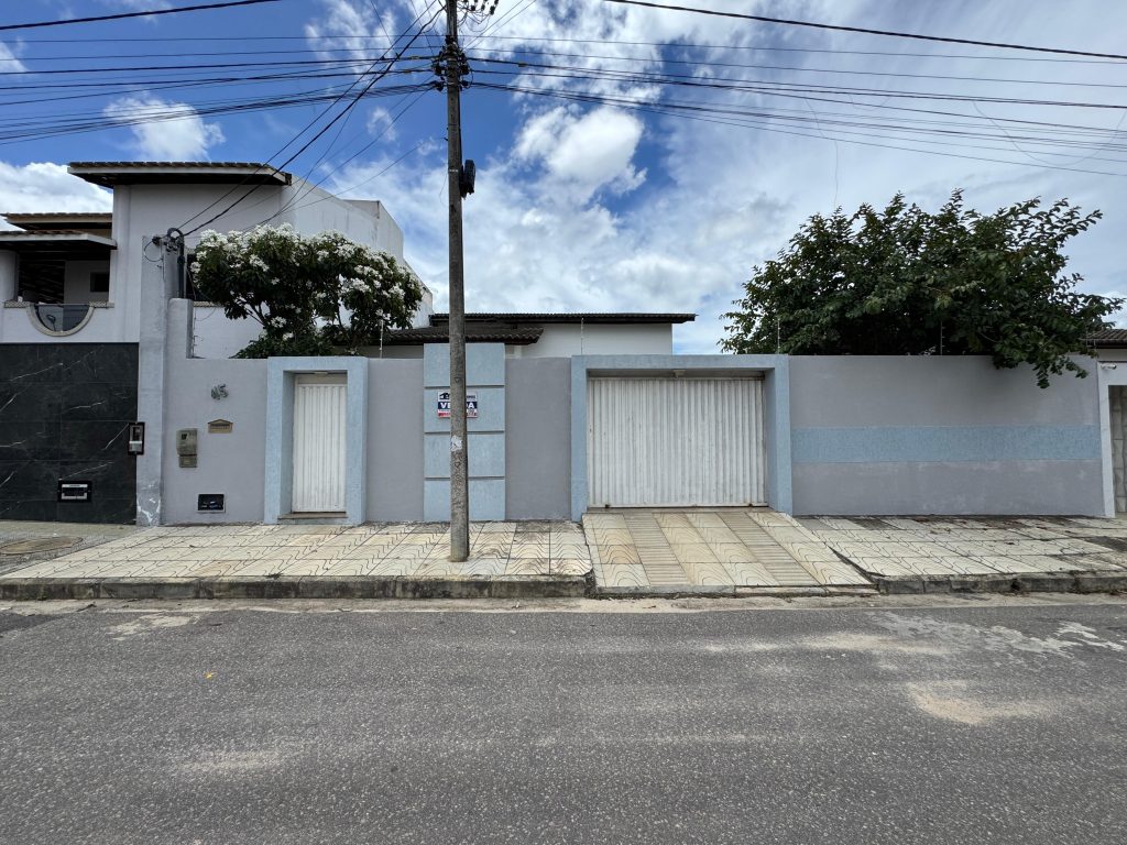 Casa para 3 quartos, sendo 2 suítes privativas