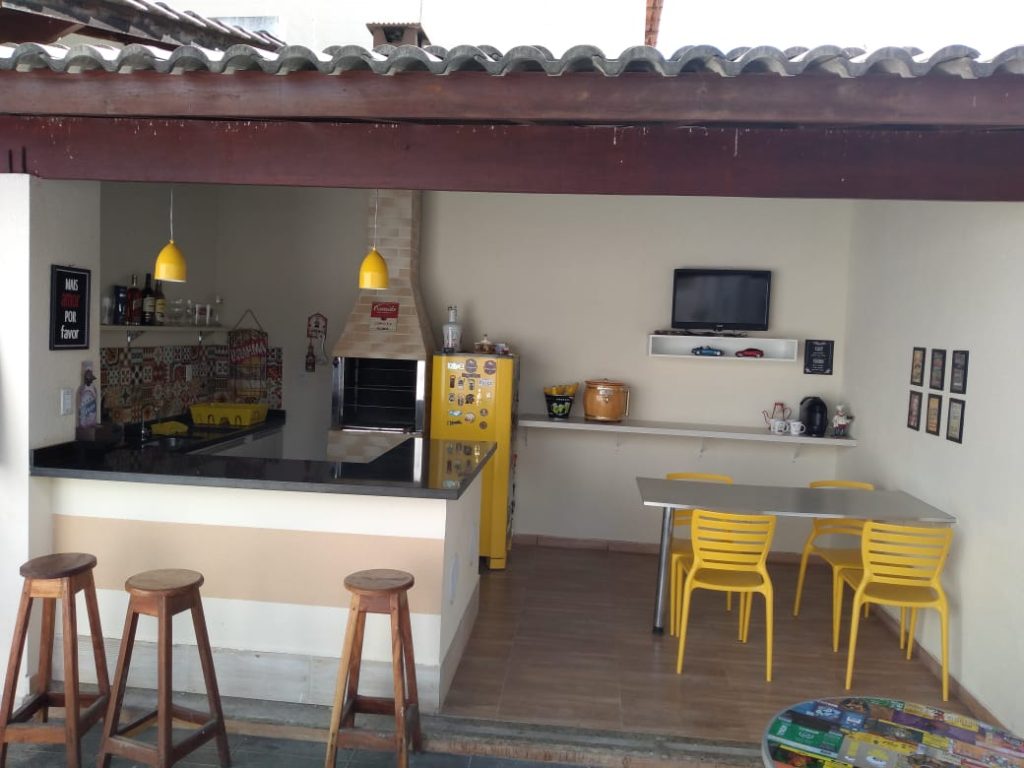 Casa para 3 quartos, sendo 2 suítes privativas