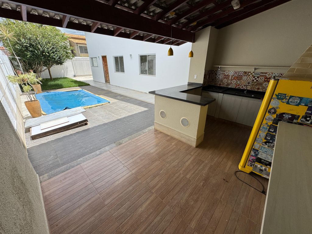 Casa para 3 quartos, sendo 2 suítes privativas
