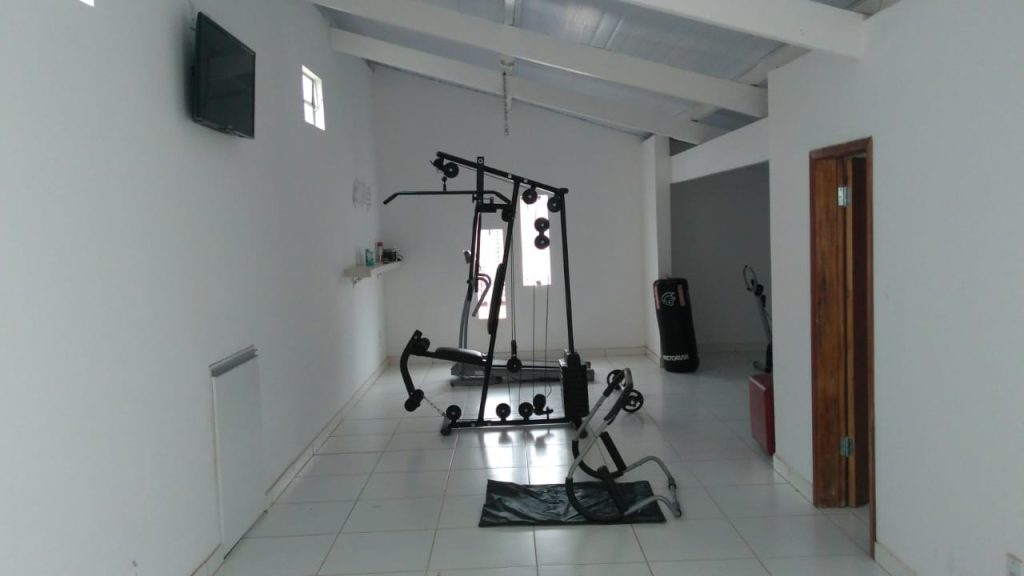 Casa para 3 quartos, sendo 2 suítes privativas