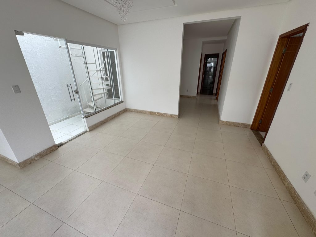 Casa para 3 quartos, sendo 2 suítes privativas