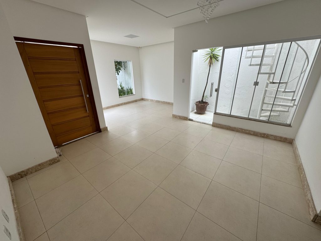 Casa para 3 quartos, sendo 2 suítes privativas