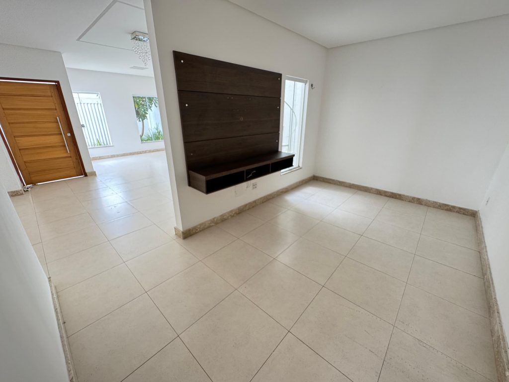 Casa para 3 quartos, sendo 2 suítes privativas