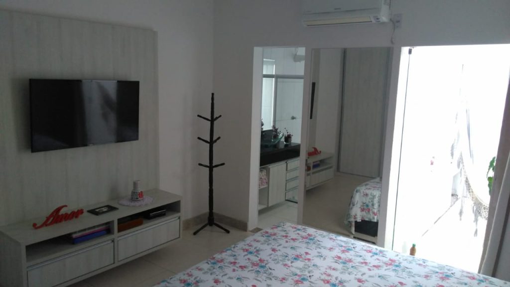 Casa para 3 quartos, sendo 2 suítes privativas