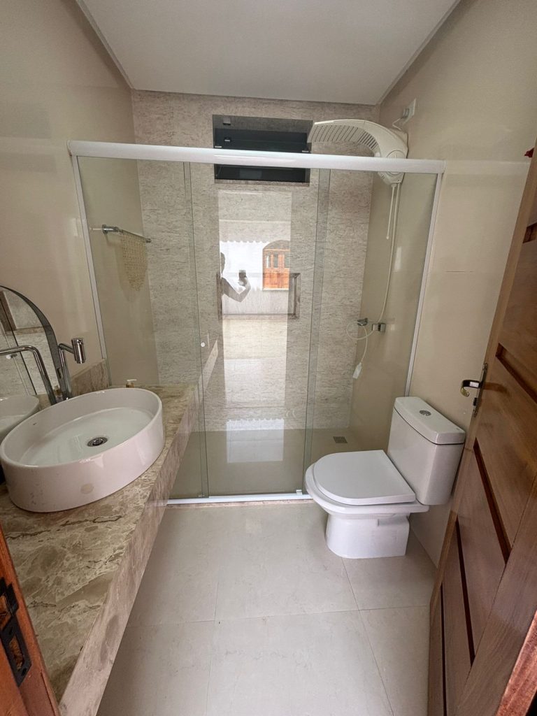 Casa 4/4 sendo 3 suites vila EMURC