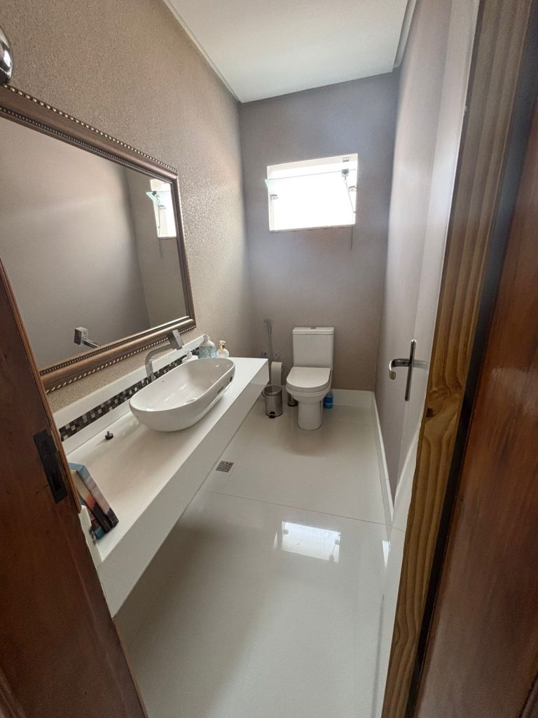 Casa 4/4 sendo 3 suites vila EMURC