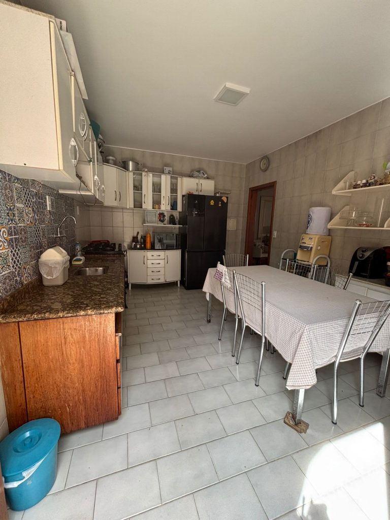 Casa 4/4 sendo 3 suites vila EMURC