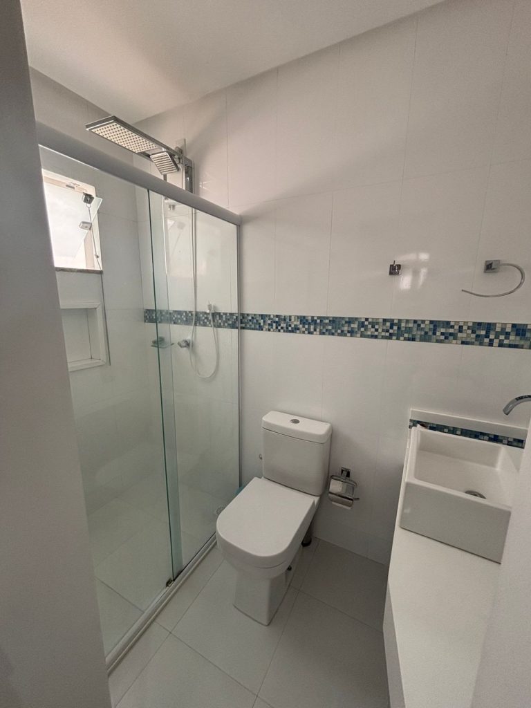 Casa 4/4 sendo 3 suites vila EMURC