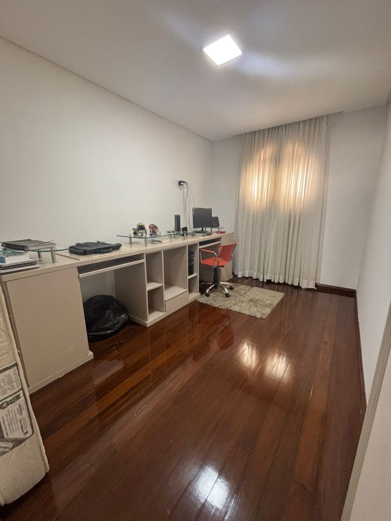 Casa 4/4 sendo 3 suites vila EMURC