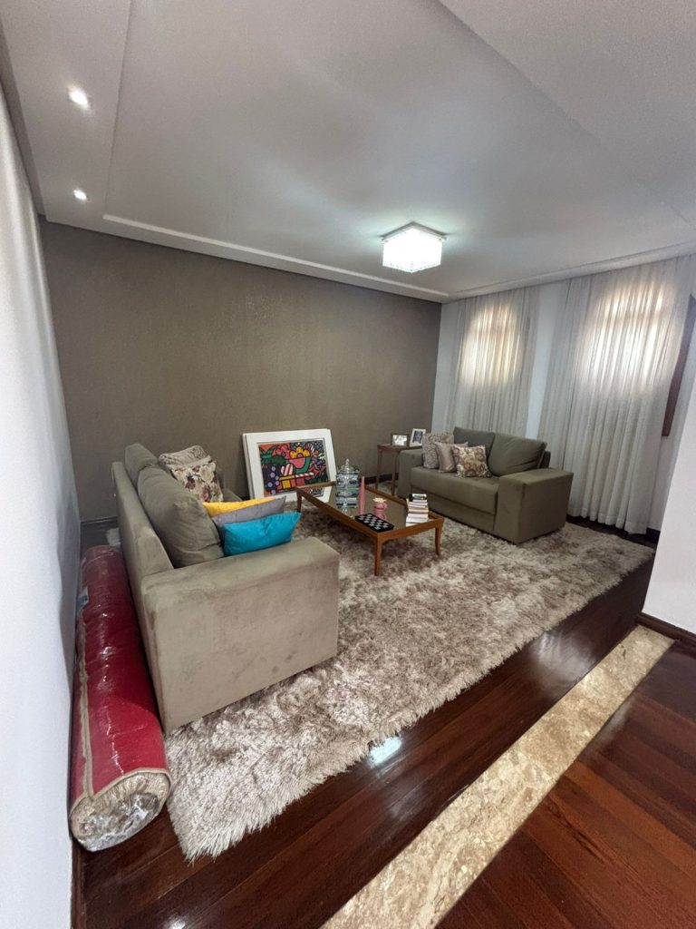Casa 4/4 sendo 3 suites vila EMURC