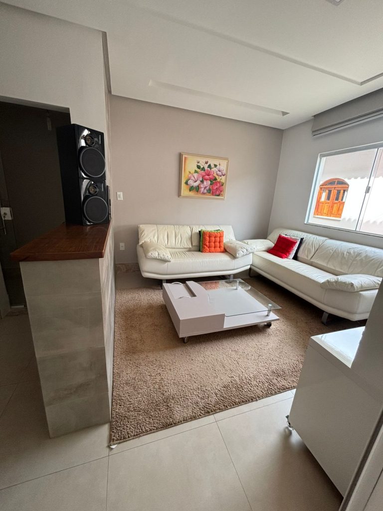 Casa 4/4 sendo 3 suites vila EMURC