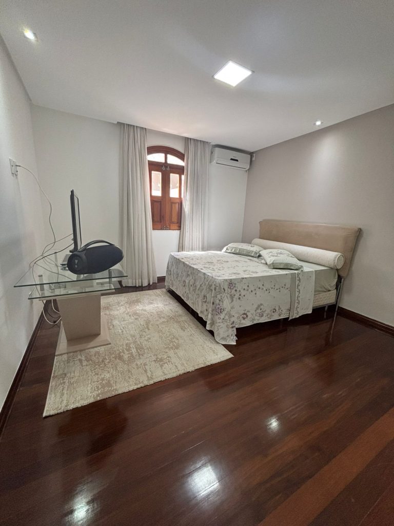 Casa 4/4 sendo 3 suites vila EMURC