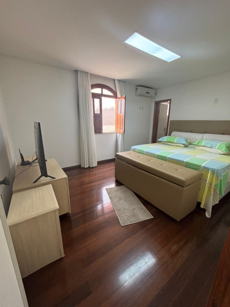 Casa 4/4 sendo 3 suites vila EMURC