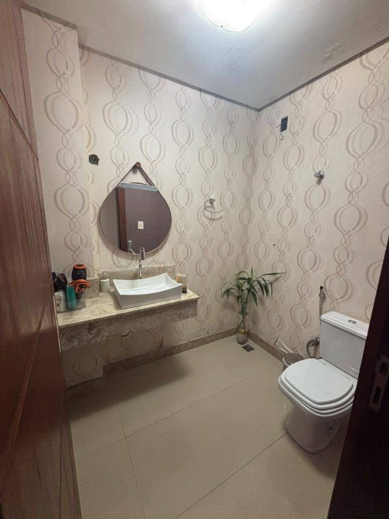 TRIPLEX 4/4 SENDO 2 SUITES