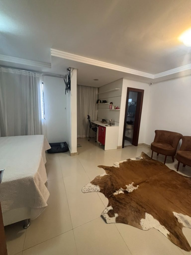 TRIPLEX 4/4 SENDO 2 SUITES