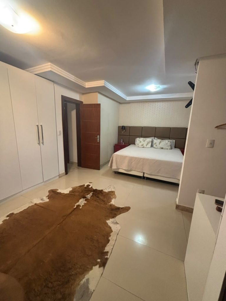 TRIPLEX 4/4 SENDO 2 SUITES