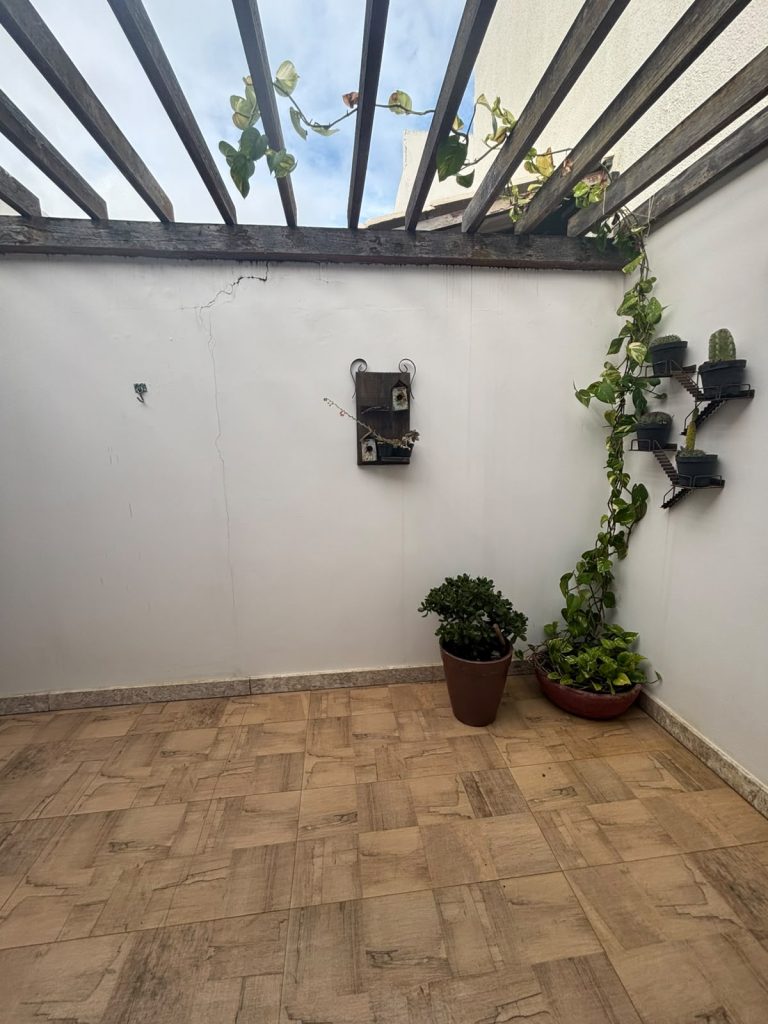 TRIPLEX 4/4 SENDO 2 SUITES