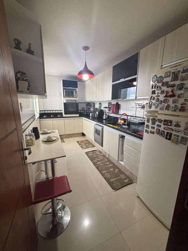 TRIPLEX 4/4 SENDO 2 SUITES