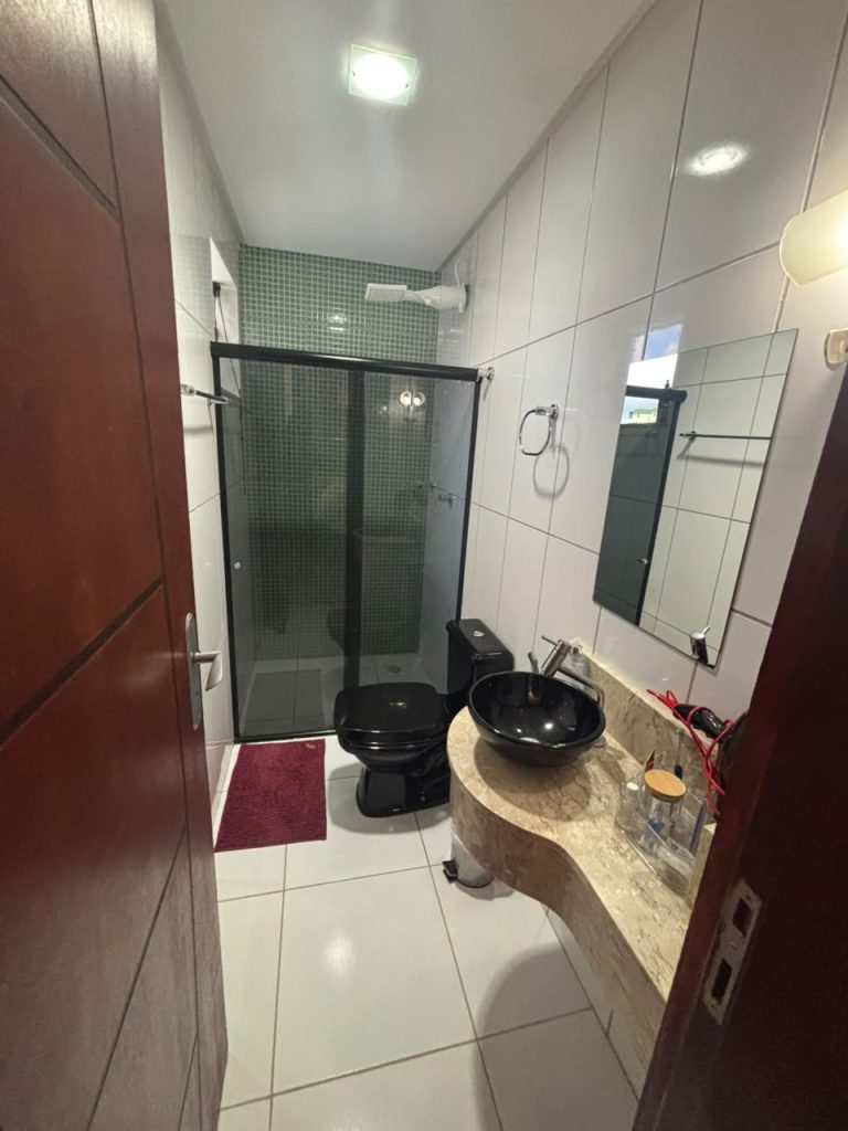 TRIPLEX 4/4 SENDO 2 SUITES