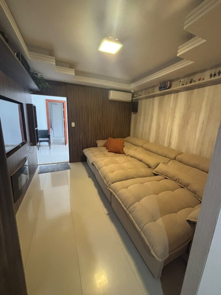 TRIPLEX 4/4 SENDO 2 SUITES
