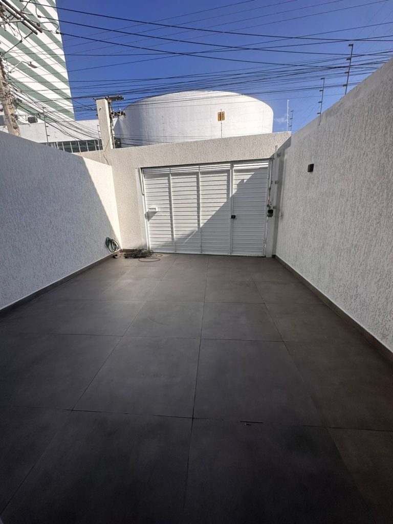 Duplex ao Lado do Shopping